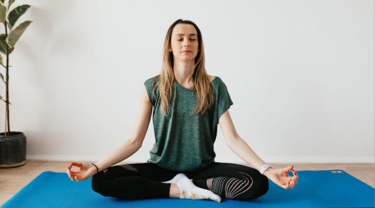 How to release a frozen shoulder - Harvard Health